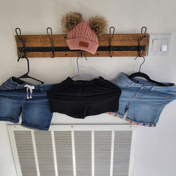 Clothes - Picture 4 of 16